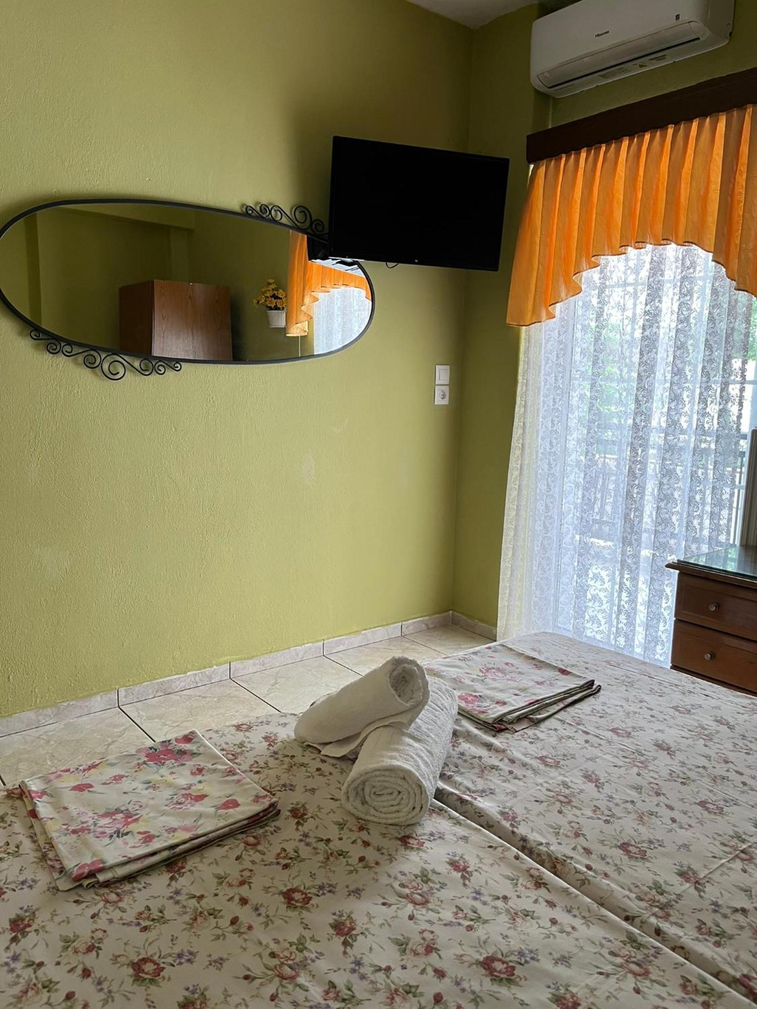 Elli Hostel *